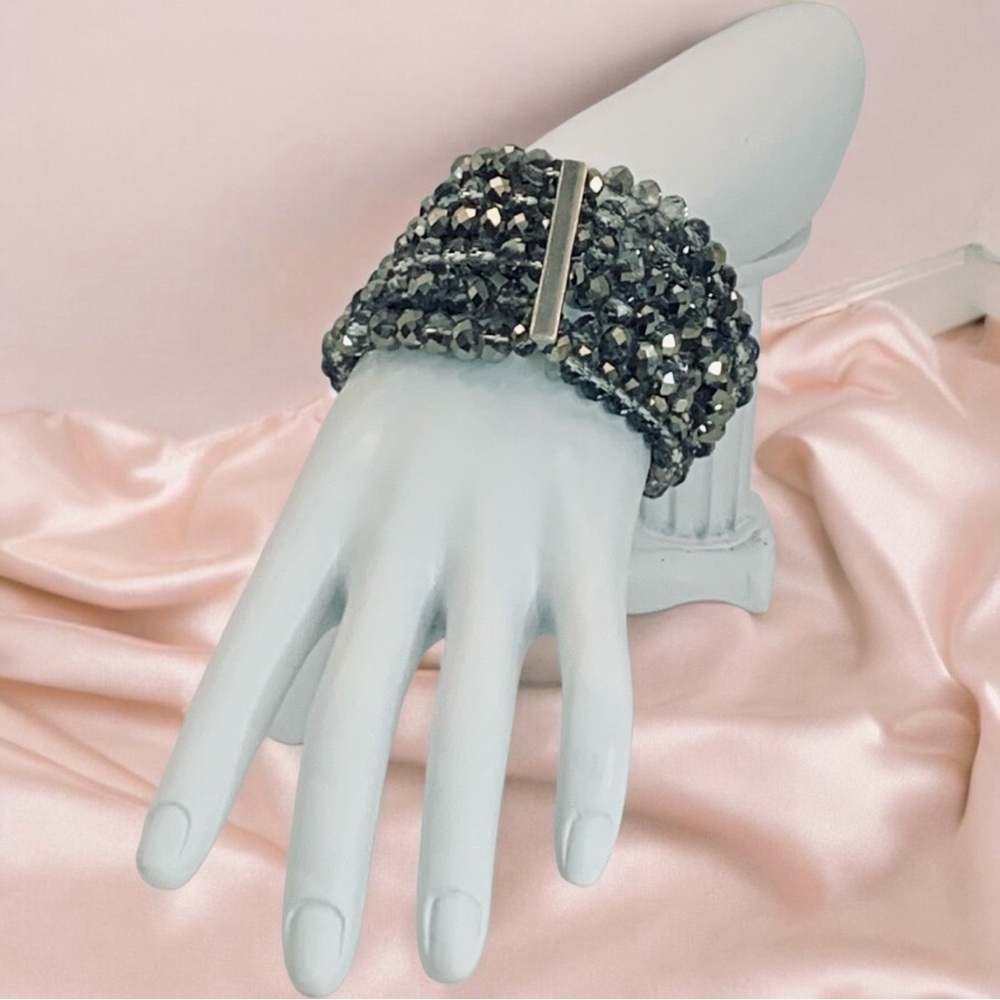 Six Row Silver Metallic Rondelle Bead Stretch Bracelet Silver Tone Embellishment